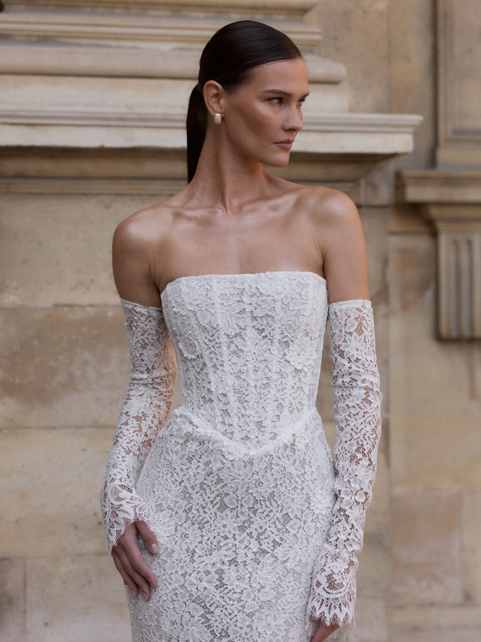 Suknia ślubna Colette, koronkowy gorset z rękawami