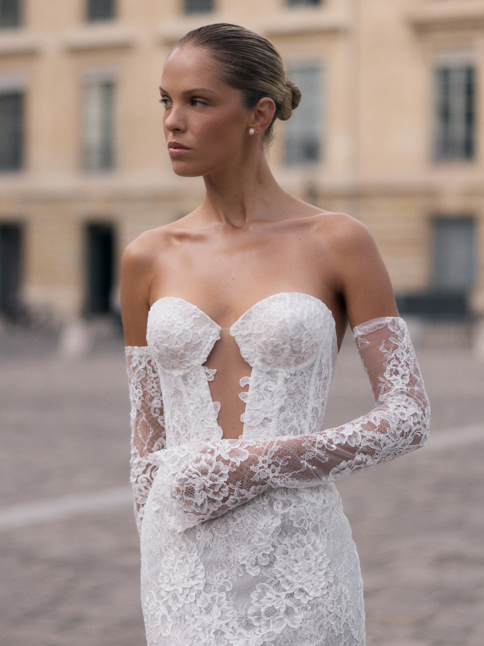 Suknia ślubna Fleur, koronkowy gorset z rękawami