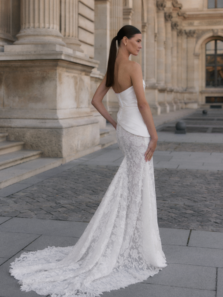 Suknia ślubna Rosa, nakładany gorset, tył