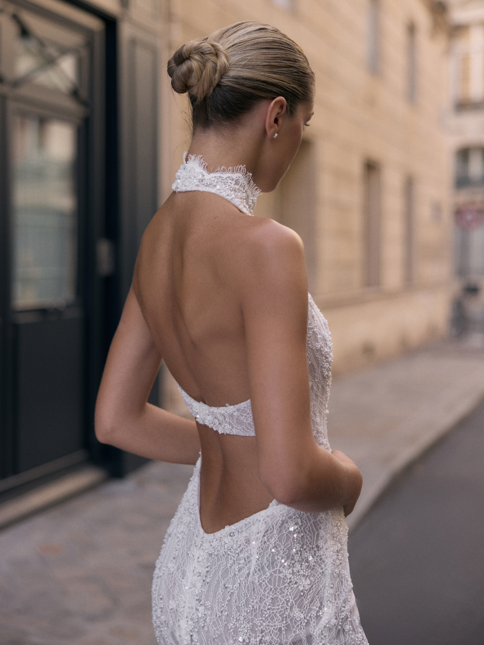 Suknia ślubna Soleil, gorset z odrytymi plecami, tył